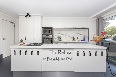 The Retreat At Froog-Moore Park - Geraldton Accommodation 6