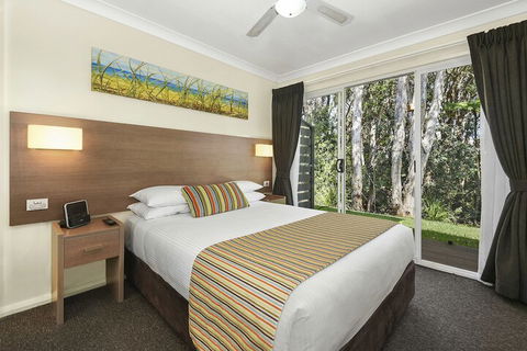 Flynns On Surf Beach Villas - Geraldton Accommodation 7