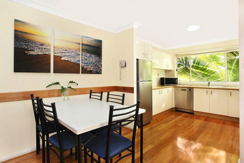 Flynns On Surf Beach Villas - Geraldton Accommodation 3
