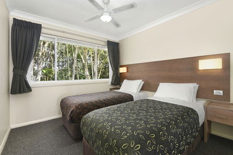 Flynns On Surf Beach Villas - Geraldton Accommodation 5