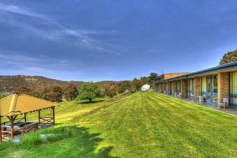 Lake Jindabyne Hotel - Geraldton Accommodation 2