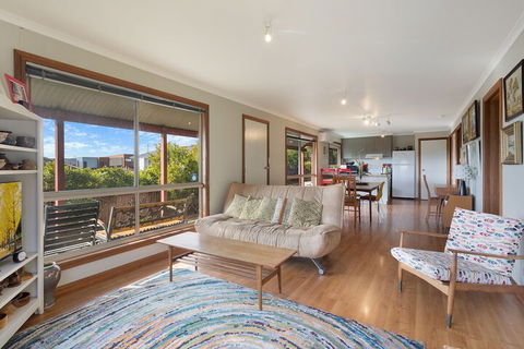 Monaro Cottage - Geraldton Accommodation 7