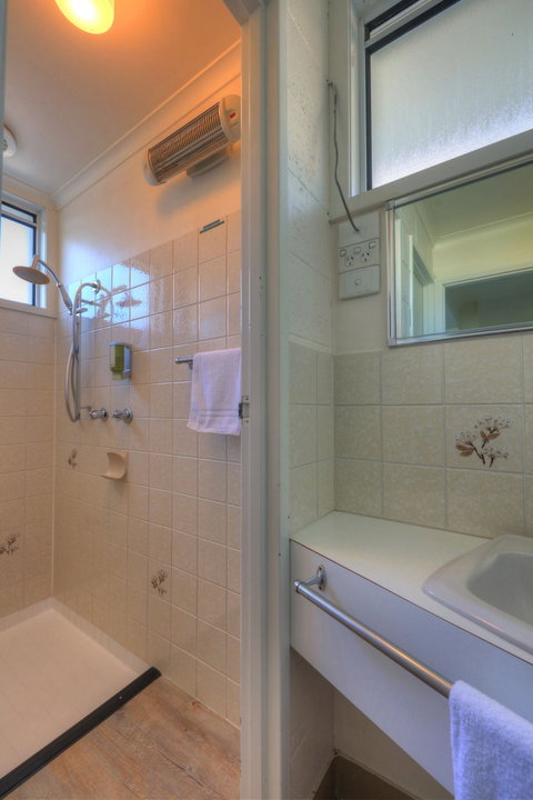 Dannebrog Lodge - Geraldton Accommodation 1