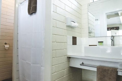 Central Highlands Motor Inn - Geraldton Accommodation 6