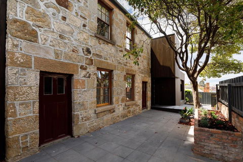 Blue Magnolia - Geraldton Accommodation 1