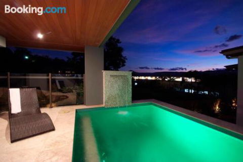 Villa One On Murphy Luxury Holiday Villa - Geraldton Accommodation 1