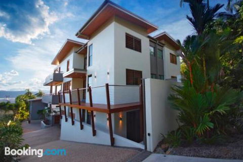 Villa One On Murphy Luxury Holiday Villa - Geraldton Accommodation 6
