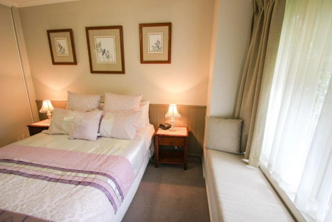 Silver Birches Holiday Unit 6 - Geraldton Accommodation 5