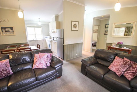Silver Birches Holiday Unit 6 - Geraldton Accommodation 2