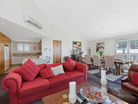 Louvres - Geraldton Accommodation 2