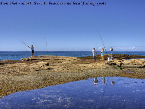 Ocean Pines Unit 1 Blue Bay NSW - Geraldton Accommodation 2