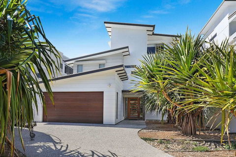 Northshor-Ultimate Beach House - Geraldton Accommodation 1