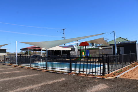 Sunshine Gardens Bourke Resort - Geraldton Accommodation 2