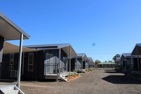 Sunshine Gardens Bourke Resort - Geraldton Accommodation 0