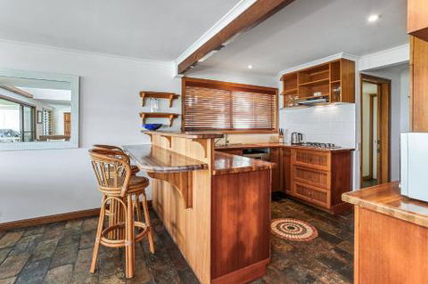 Private Tropical Oasis Marcus Beach - Geraldton Accommodation 4