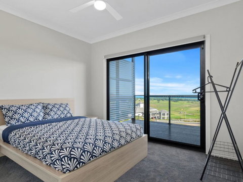 Sunset Horizon At Lady Bay 8 Huntingdale Drive - Geraldton Accommodation 6