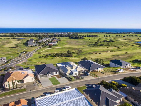 Sunset Horizon At Lady Bay 8 Huntingdale Drive - Geraldton Accommodation 4
