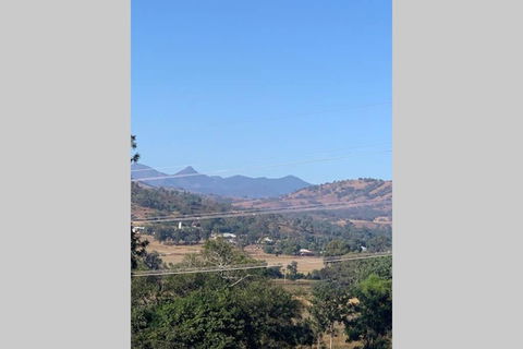 Stunning Queenslander - Geraldton Accommodation 4