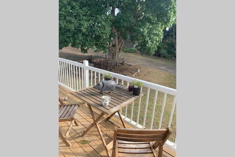 Stunning Queenslander - Geraldton Accommodation 3