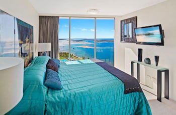 Luxury 3BR Apt With Incredible Views - Geraldton Accommodation 4