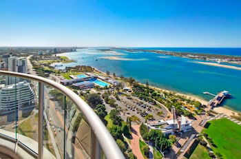 Luxury 3BR Apt With Incredible Views - Geraldton Accommodation 6