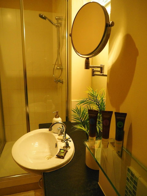 Master Suite With Private Entrance - Geraldton Accommodation 3