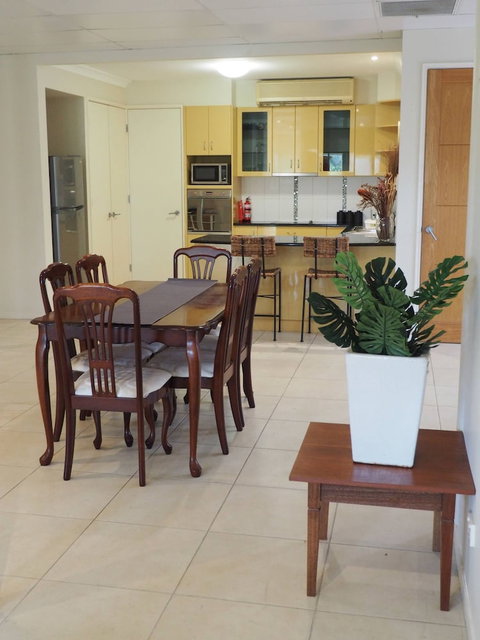 Master Suite With Private Entrance - Geraldton Accommodation 2