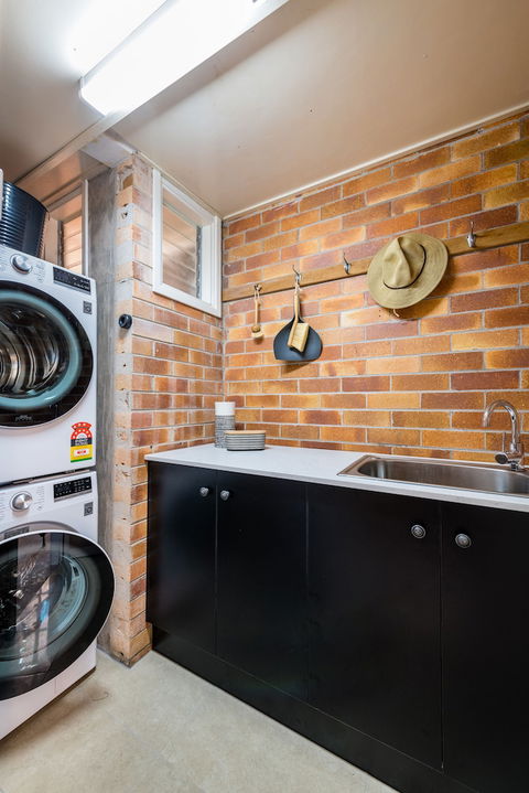 Hedge House- Luxury Space Style Location - Geraldton Accommodation 2