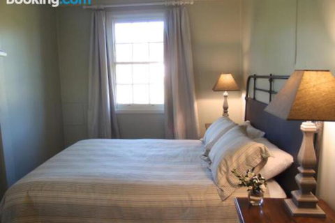 Old Schoolmasters Cottage On The Barrington River - Geraldton Accommodation 3