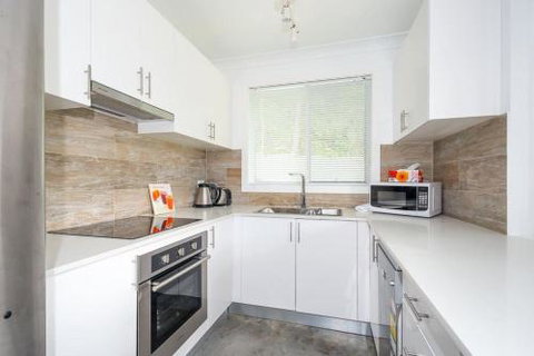 Salty Kisses Holiday House - Geraldton Accommodation 4