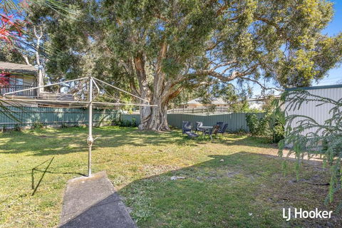 Cromarty Cottage 900m From Birubi Beach - Geraldton Accommodation 2