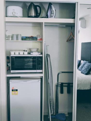 Little Diggers - Geraldton Accommodation 0