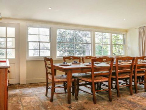 LAVENDER COTTAGE Alpine Southern Highlands 4pm Check Out Sundays - Geraldton Accommodation 4