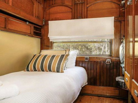 THE ANGAS CARRIAGE Alpine Southern Highlands 4pm Check Out On Sundays - Geraldton Accommodation 3