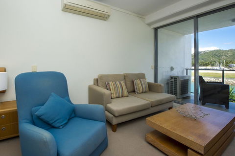 Blue On Blue Studio Room 1222 - Geraldton Accommodation 3