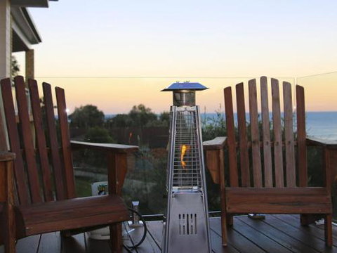 WHALE WATCH FOR FOUR Gerringong 4pm Check Out Sundays - Geraldton Accommodation 0