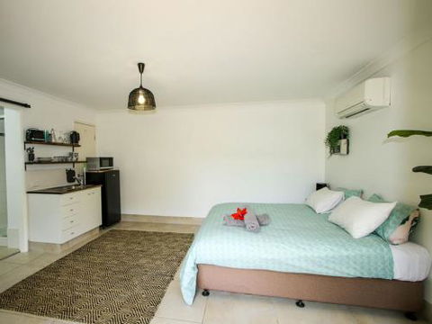 Studio 9 - Geraldton Accommodation 0