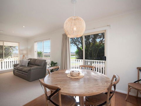 Banksia Beach House - Geraldton Accommodation 1