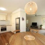 Banksia Beach House - Geraldton Accommodation 0