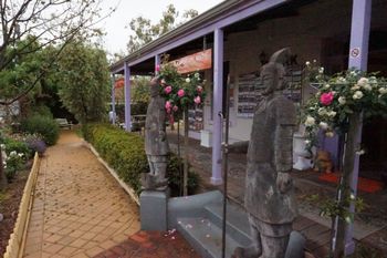 Spooky Hall Motel - Geraldton Accommodation 0