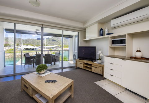 Magnetic Blue Waterfront Apartments - Geraldton Accommodation 6