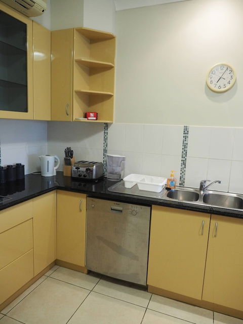 Queen Room With Airport Transfers Or Car Rental - Geraldton Accommodation 1