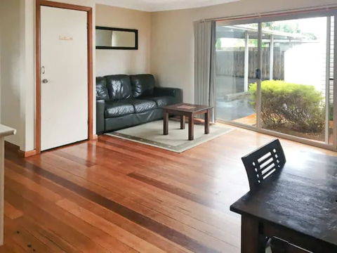 Home Near Shops & Beach - Geraldton Accommodation 4