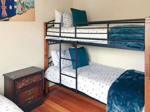 Home Near Shops & Beach - Geraldton Accommodation 5