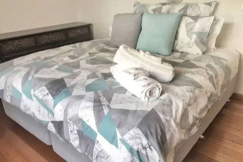 Home Near Shops & Beach - Geraldton Accommodation 1