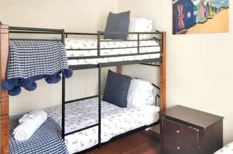 Home Near Shops & Beach - Geraldton Accommodation 4