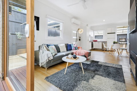 AMORE - Geraldton Accommodation 2