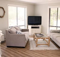 Charlottes Honor River  Golf Cottage - Geraldton Accommodation