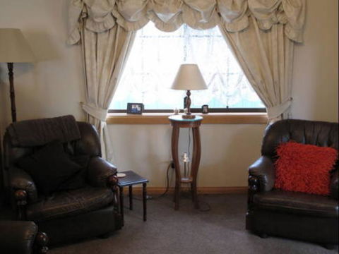 Twin Pines Cottage On Lansdowne - Geraldton Accommodation 4