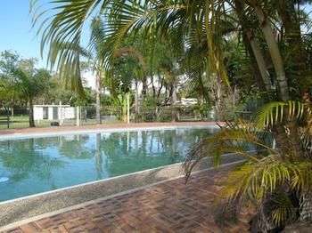 Beaches Of Byron - Geraldton Accommodation 5